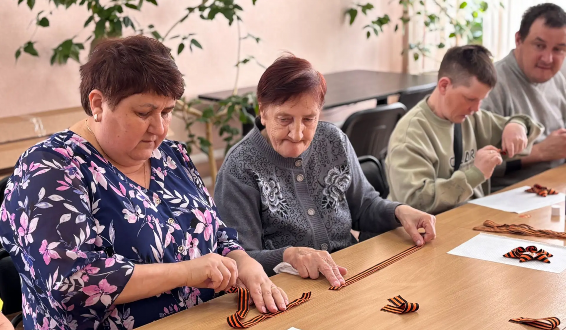 Возраст — не преграда для новых открытий! В Артемовском в рамках программы „Активное долголетие“ работает сеть школ для старшего поколения